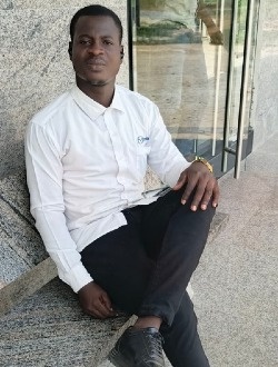 Edson's profile, a single 33-year-old a man in Lomé