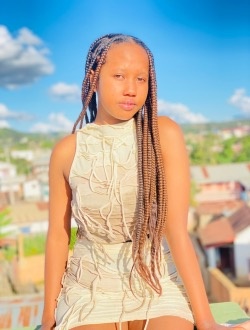Liliane's profile, a single 18-year-old a woman in Antananarivo