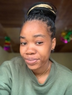 Yvanna's profile, a single 22-year-old a woman in Yaoundé