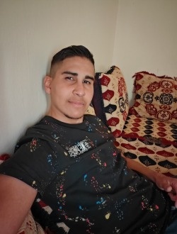 Shahed's profile, a single 36-year-old a man in Suresnes