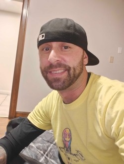 Brady's profile, a single 45-year-old a man in Lima