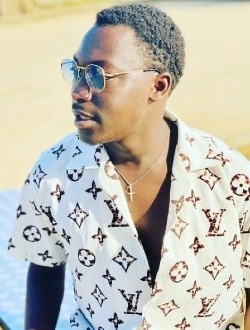 Junior's profile, a single 26-year-old a man in Abidjan