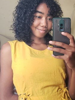 Julia's profile, a single 24-year-old a woman in Mahajanga
