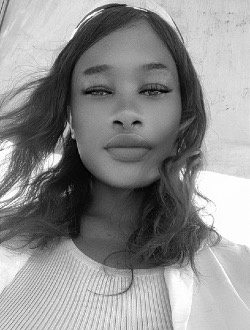 Delina's profile, a single 29-year-old a woman in Pointe-Noire