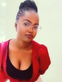 Mel's profile, a single 25-year-old a woman in Abidjan