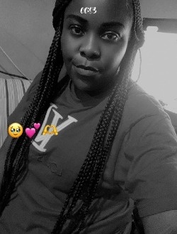 Lucinda's profile, a single 35-year-old a woman in Douala