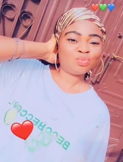 Esther's profile, a single 28-year-old a woman in Kinshasa