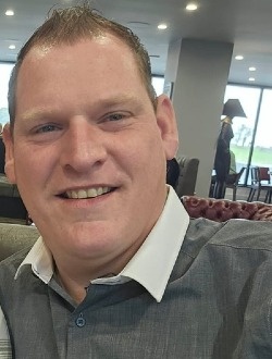 Martin's profile, a single 42-year-old a man in Manchester City Centre