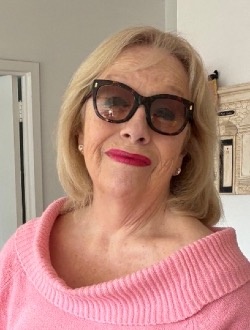 Nicole's profile, a single 74-year-old a woman in Côte-des-Neiges - Notre-Dame-de-Grâce