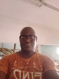 Medar's profile, a single 49-year-old a man in Lomé