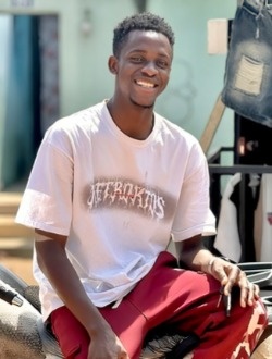 Youssouf's profile, a single 23-year-old a man in Abidjan