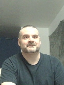 Françis's profile, a single 46-year-old a man in Terrebonne