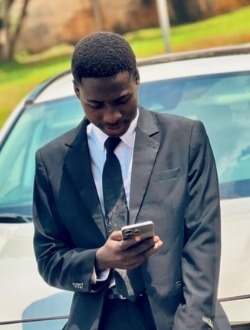 Junior's profile, a single 21-year-old a man in Yaoundé