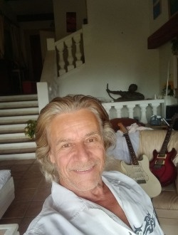 profile picture 0
