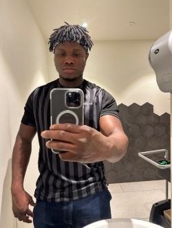 Oumar's profile, a single 19-year-old a man in Mainvilliers