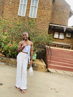 Marie's profile, a single 21-year-old a woman in Yaoundé