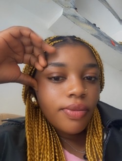 Ornella's profile, a single 27-year-old a woman in Yaoundé