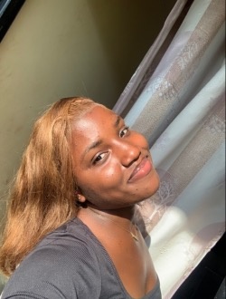 Queen's profile, a single 21-year-old a woman in Yaoundé
