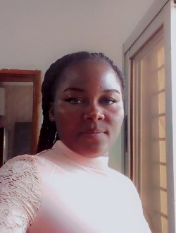 Floriane's profile, a single 35-year-old a woman in Petit Abidjan-Youkou