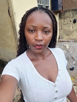 Aurélie's profile, a single 27-year-old a woman in Mfandéna