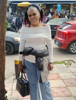 Evelyne's profile, a single 48-year-old a woman in Batroun