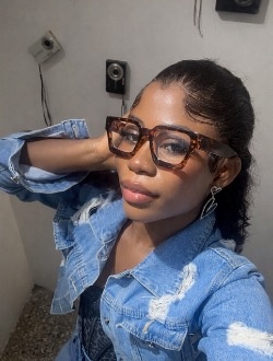 Naomi's profile, a single 24-year-old a woman in Abuja