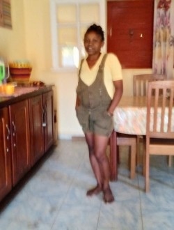Andréa's profile, a single 36-year-old a woman in Aborano