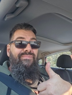 Yanick's profile, a single 49-year-old a man in Sherbrooke