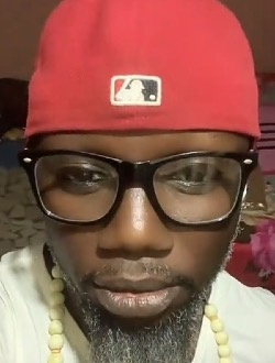 Oumar's profile, a single 37-year-old a man in Dakar