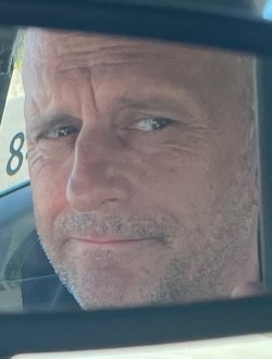 Val's profile, a single 58-year-old a man in Québec