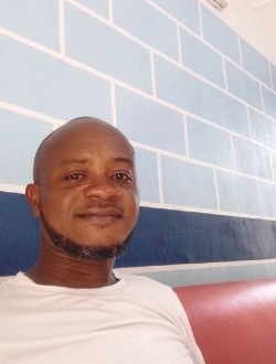 Pascal's profile, a single 37-year-old a man in Abidjan