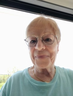 Nicole's profile, a single 73-year-old a woman in Miremont