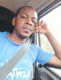 Elfi's profile, a single 33-year-old a man in Lomé