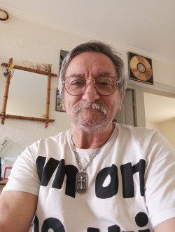 Charles's profile, a single 69-year-old a man in Bages