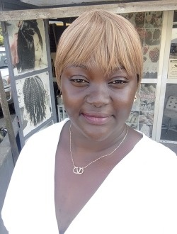 Larissa's profile, a single 34-year-old a woman in Douala