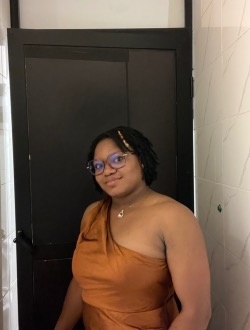 Julienne's profile, a single 23-year-old a woman in Lomé