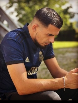 Antoine's profile, a single 28-year-old a man in Troyes