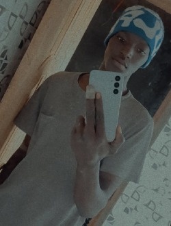 Ladji's profile, a single 18-year-old a man in Abidjan
