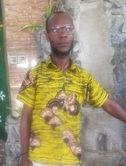 Sergio Le Sentimental's profile, a single 36-year-old a man in Lomé