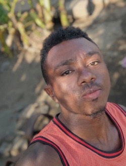Ronald Sedra's profile, a single 32-year-old a man in Ambanja