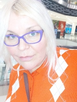 Mari's profile, a single 43-year-old a woman in Maybachufer