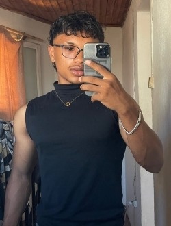 Kevin's profile, a single 23-year-old a man in 1ER Arrondissement