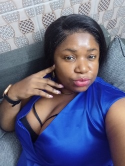 Praxede's profile, a single 39-year-old a woman in Yaoundé