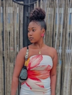 Brenda's profile, a single 22-year-old a woman in Antalaha