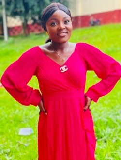 Solange's profile, a single 28-year-old a woman in Dschang