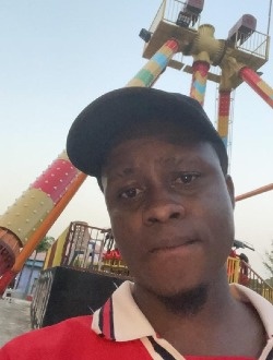 Leon's profile, a single 55-year-old a man in California