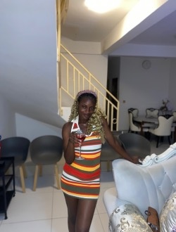 Laurène Ada's profile, a single 24-year-old a woman in Libreville