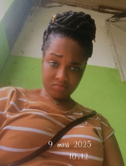 Veronique's profile, a single 33-year-old a woman in Grand-Fougeray