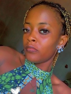 Liliane's profile, a single 21-year-old a woman in Deido