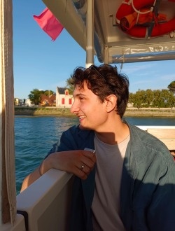 profile picture 0